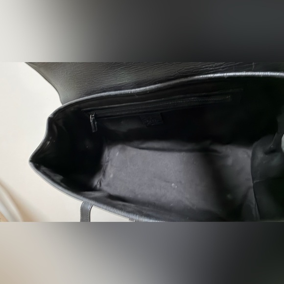 Gucci Bamboo Bullet Monogram Bag – Black Leather Trim, Lock Closure - Picture 8 of 14